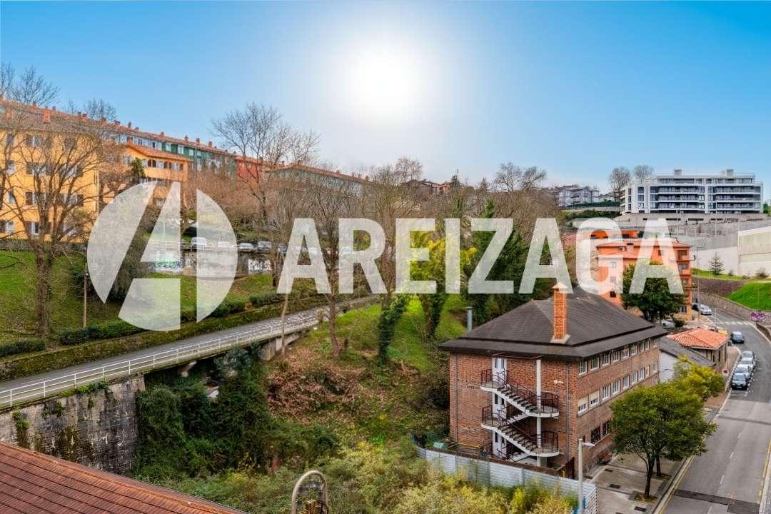 Flat for Sale in San Sebastián