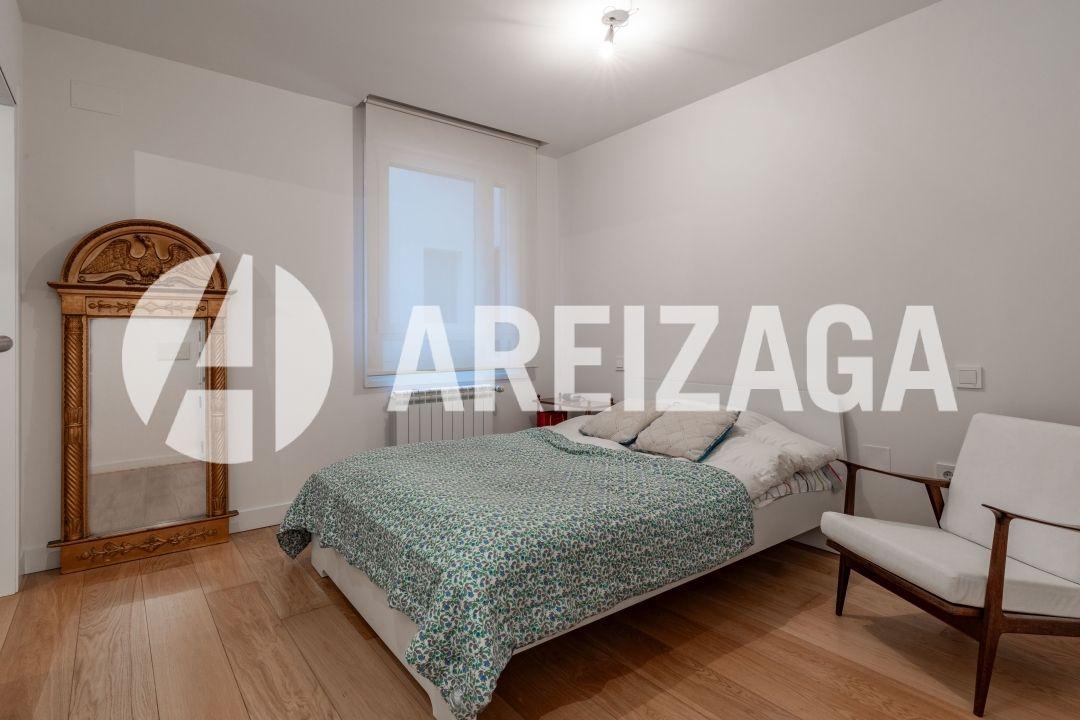 Flat for Sale in San Sebastián