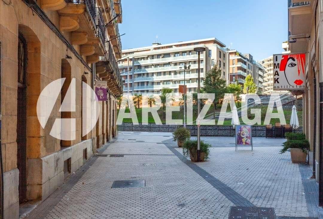 Flat for Sale in San Sebastián