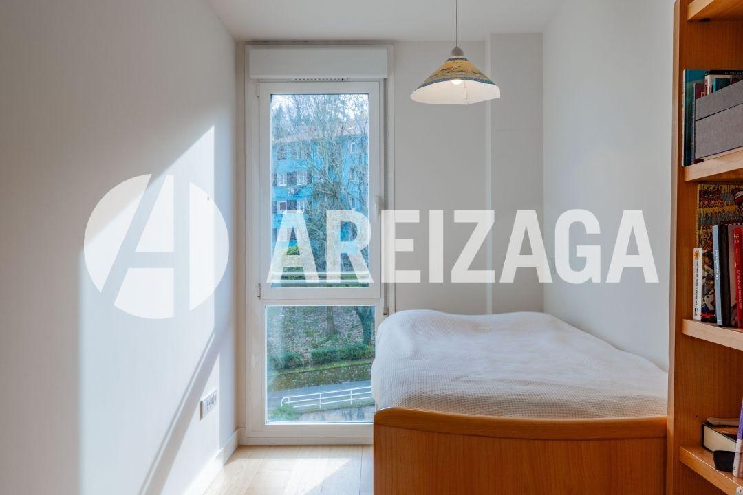 Flat for Sale in San Sebastián
