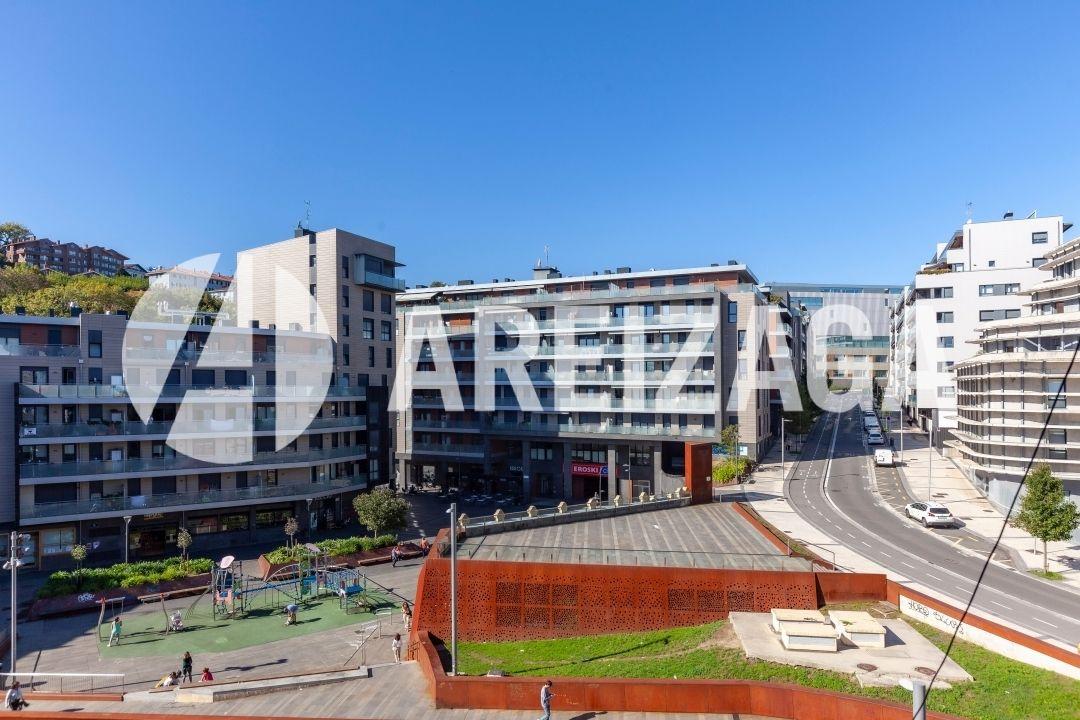 Flat for Sale in San Sebastián