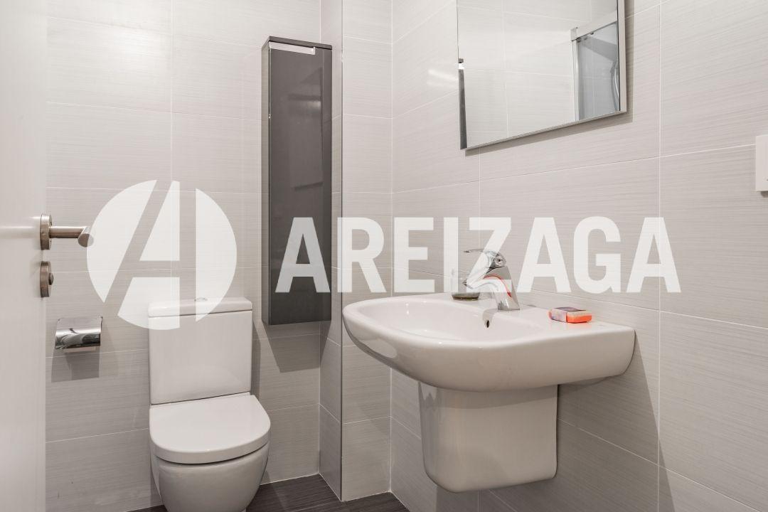 Flat for Sale in San Sebastián