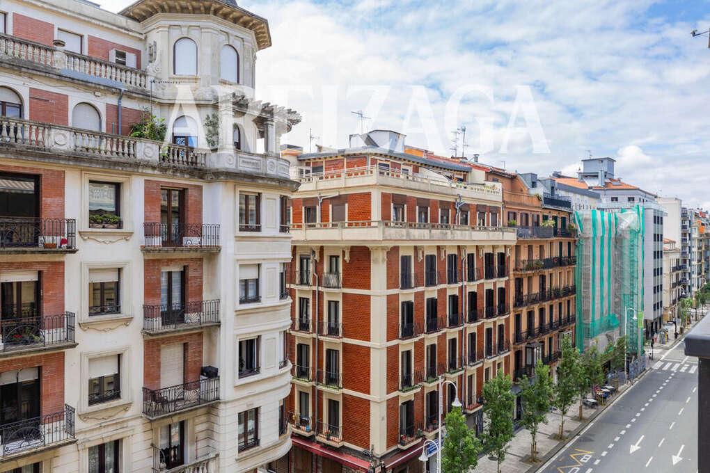 Flat for Sale in San Sebastián
