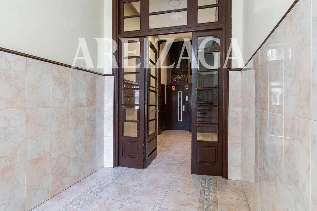Flat for Sale in San Sebastián