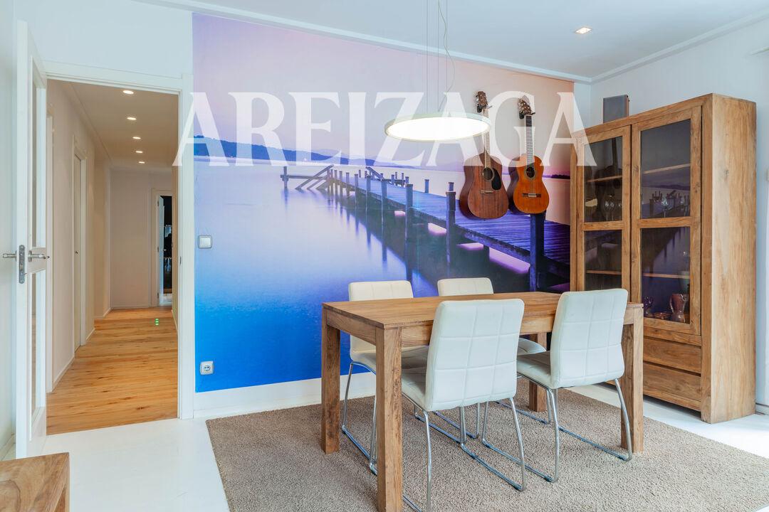 Flat for Sale in San Sebastián