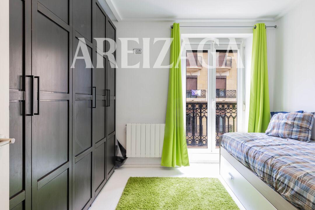Flat for Sale in San Sebastián