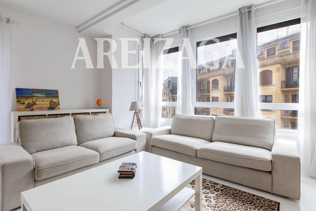 Flat for Sale in San Sebastián