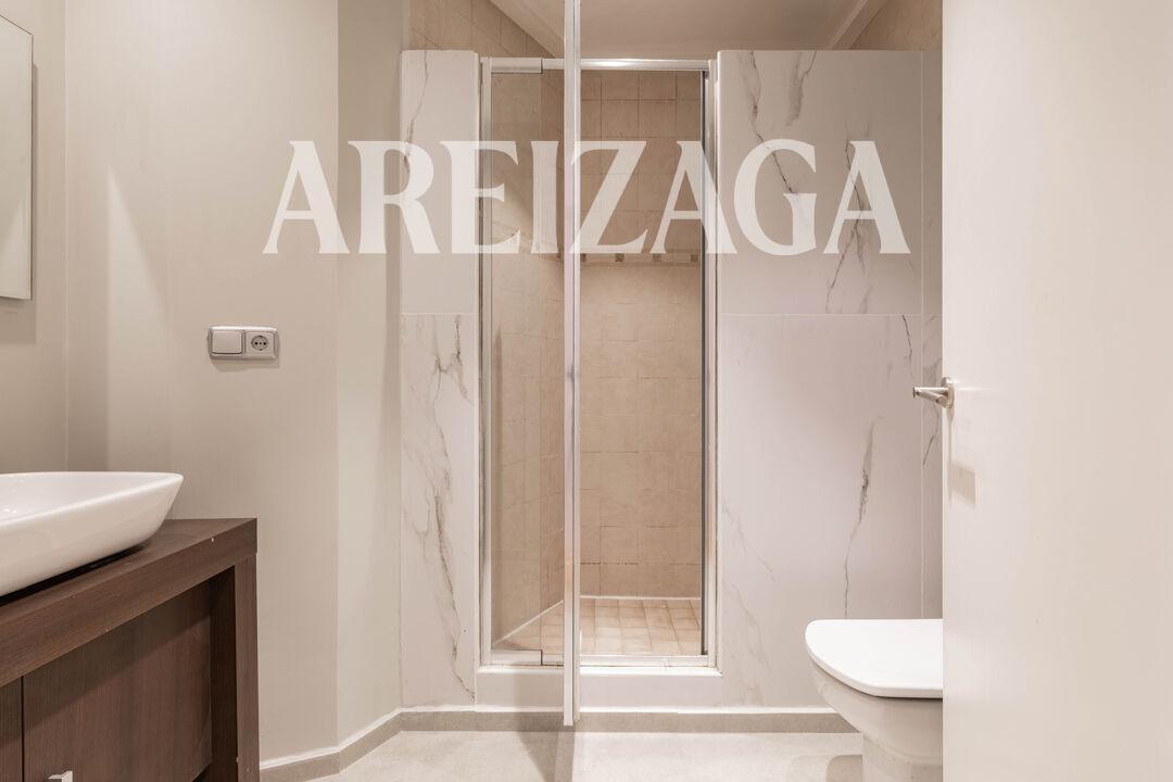Flat for Sale in San Sebastián