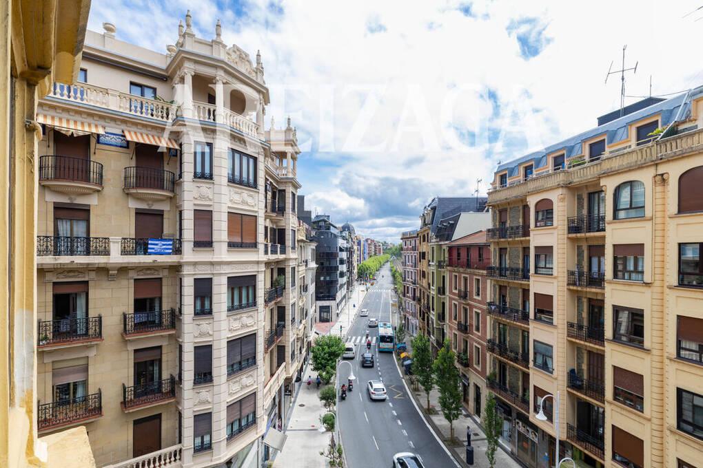 Flat for Sale in San Sebastián