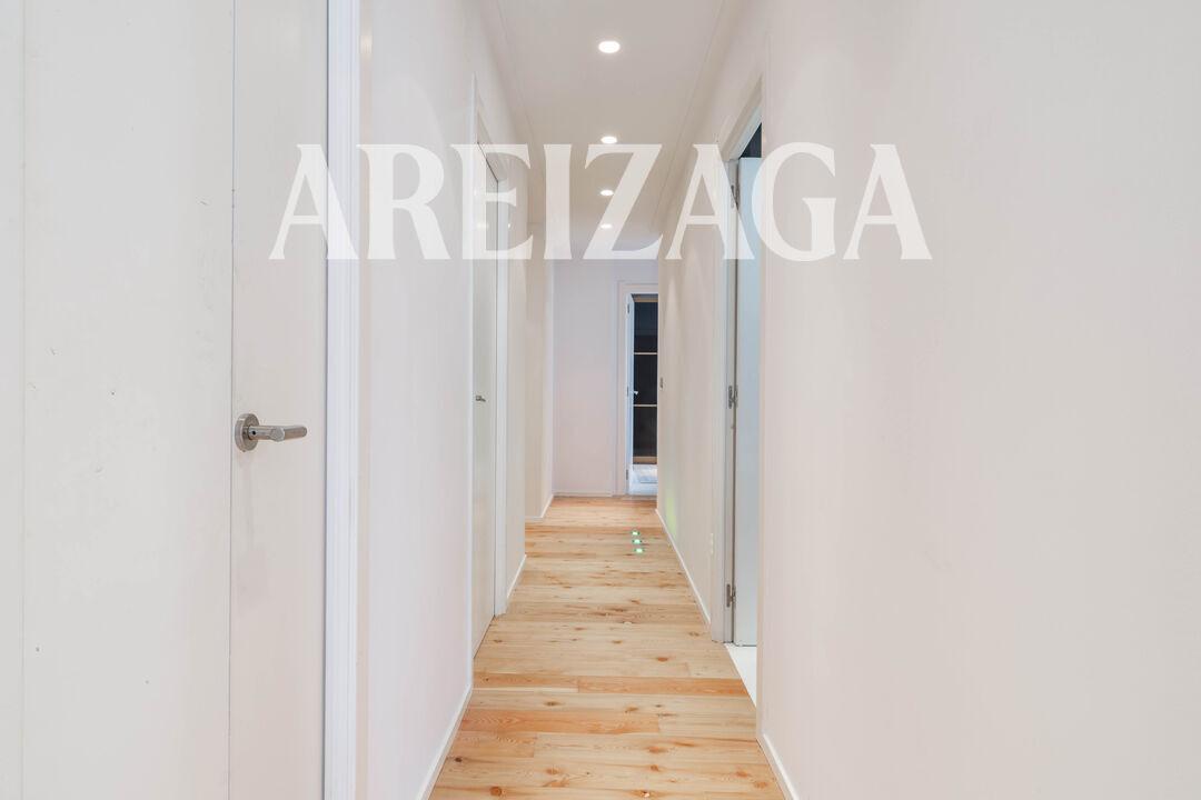 Flat for Sale in San Sebastián