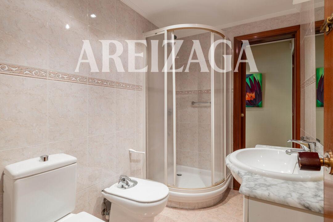 Flat for Sale in San Sebastián
