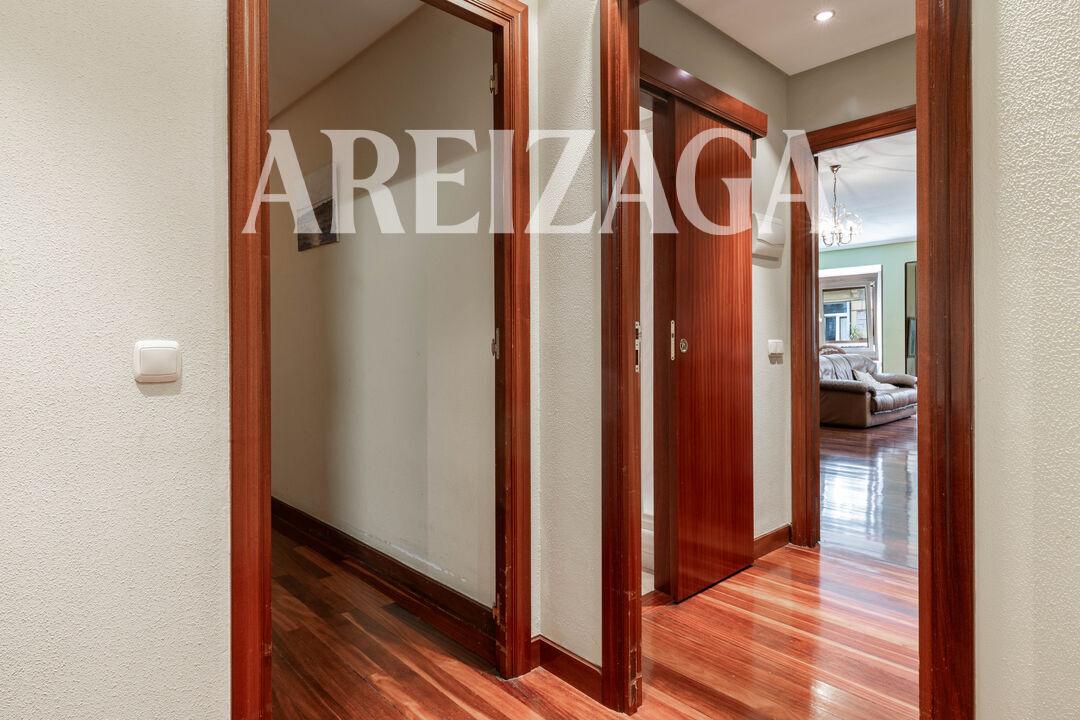 Flat for Sale in San Sebastián