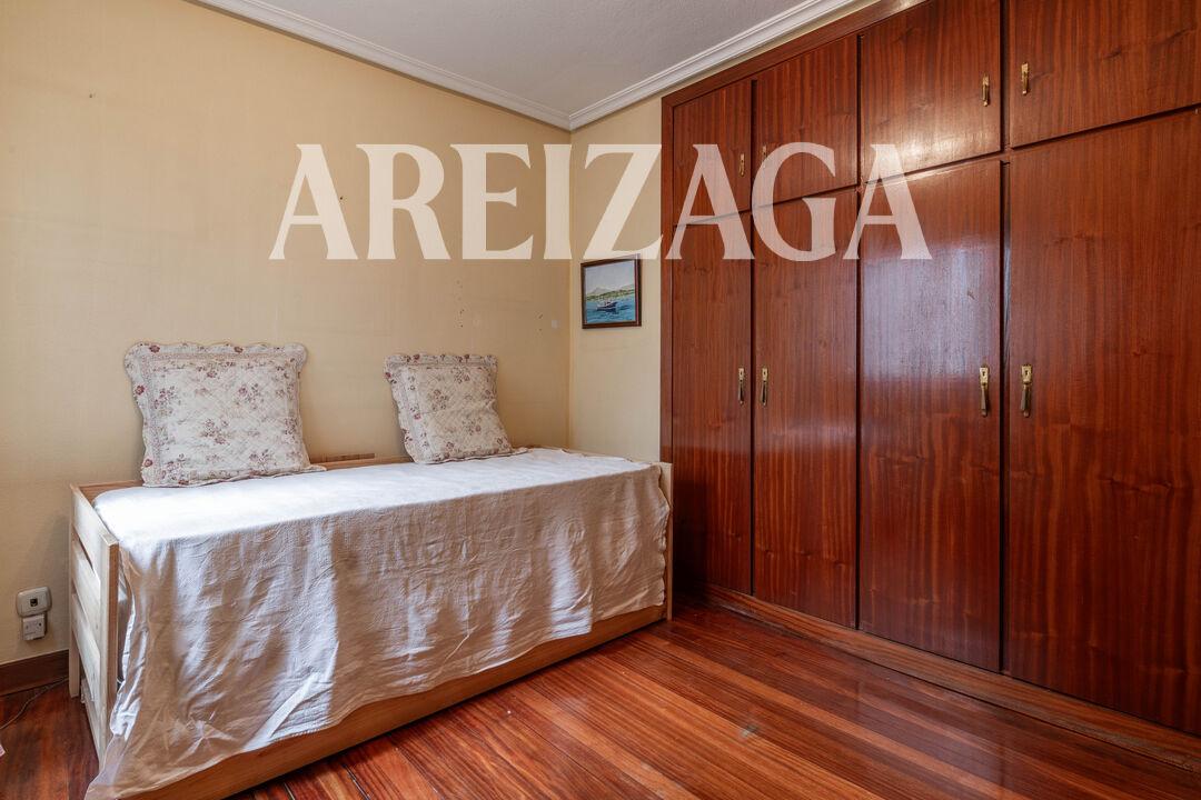 Flat for Sale in San Sebastián