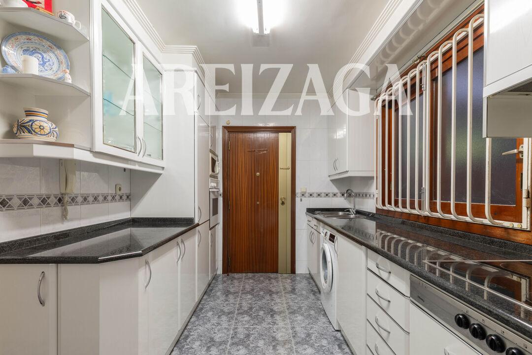 Flat for Sale in San Sebastián