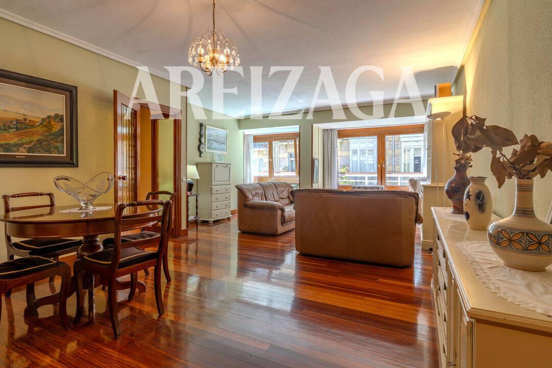 Flat for Sale in San Sebastián