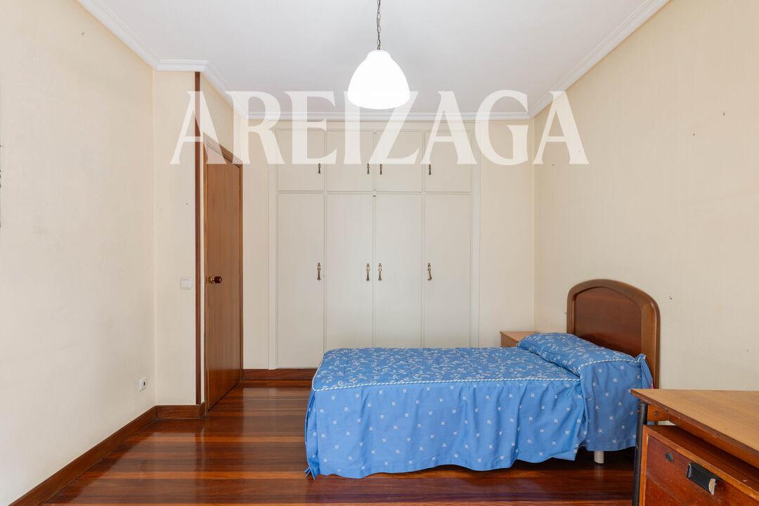 Flat for Sale in San Sebastián