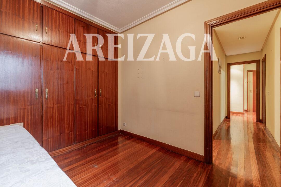 Flat for Sale in San Sebastián