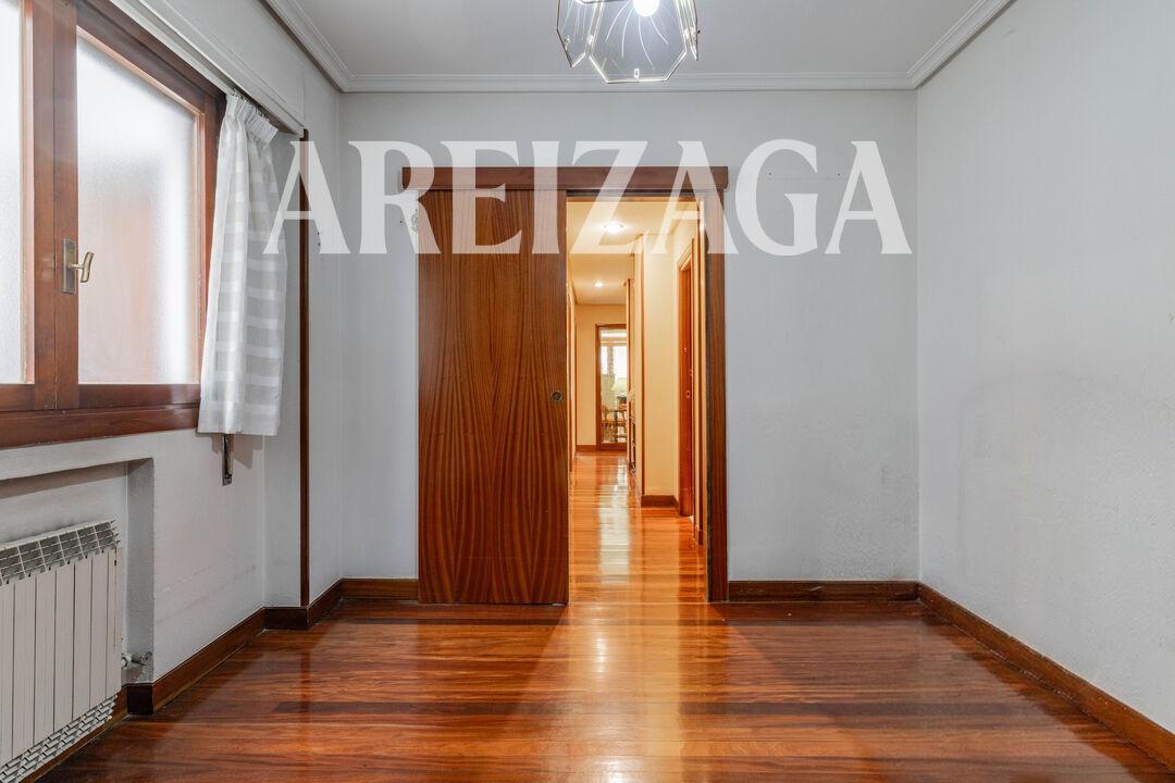 Flat for Sale in San Sebastián