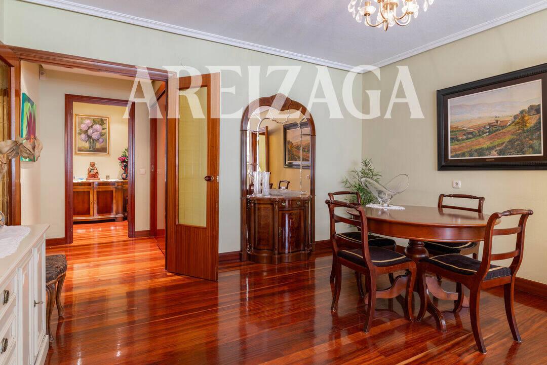 Flat for Sale in San Sebastián