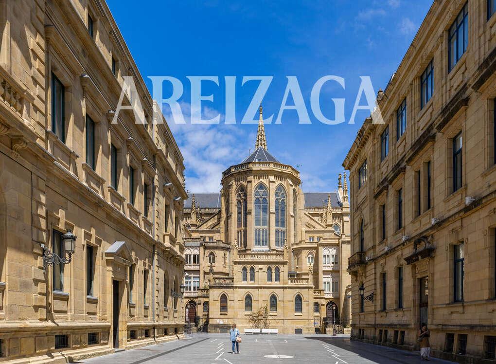 Flat for Sale in San Sebastián