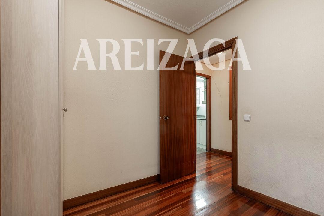 Flat for Sale in San Sebastián
