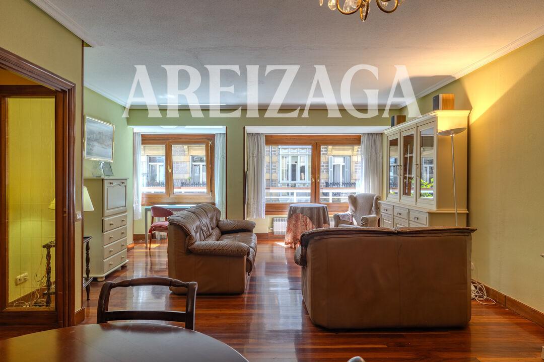 Flat for Sale in San Sebastián