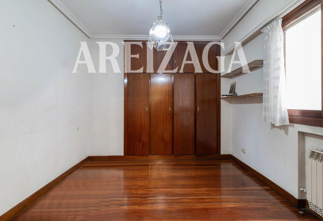Flat for Sale in San Sebastián