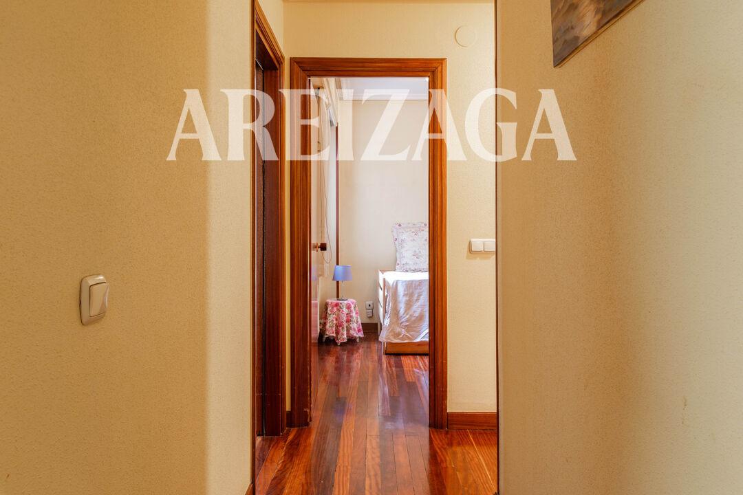 Flat for Sale in San Sebastián