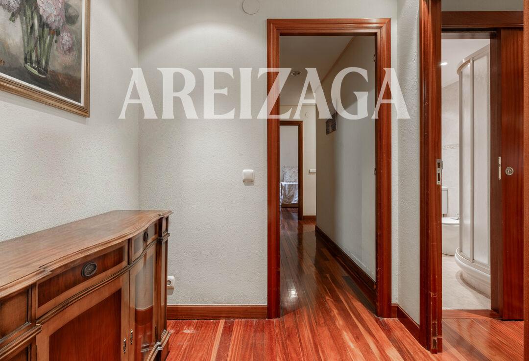 Flat for Sale in San Sebastián