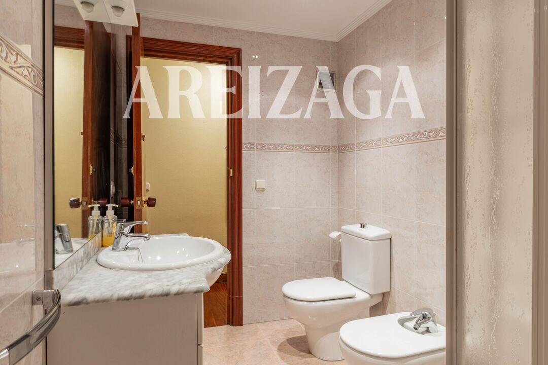 Flat for Sale in San Sebastián