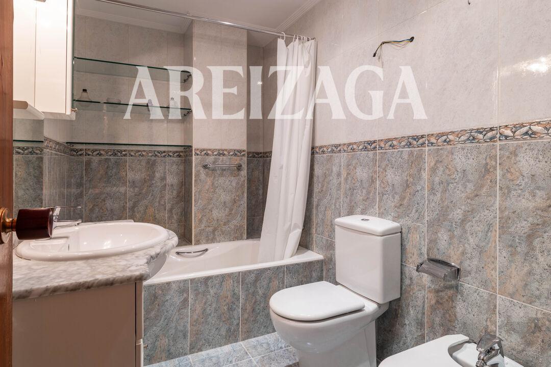 Flat for Sale in San Sebastián