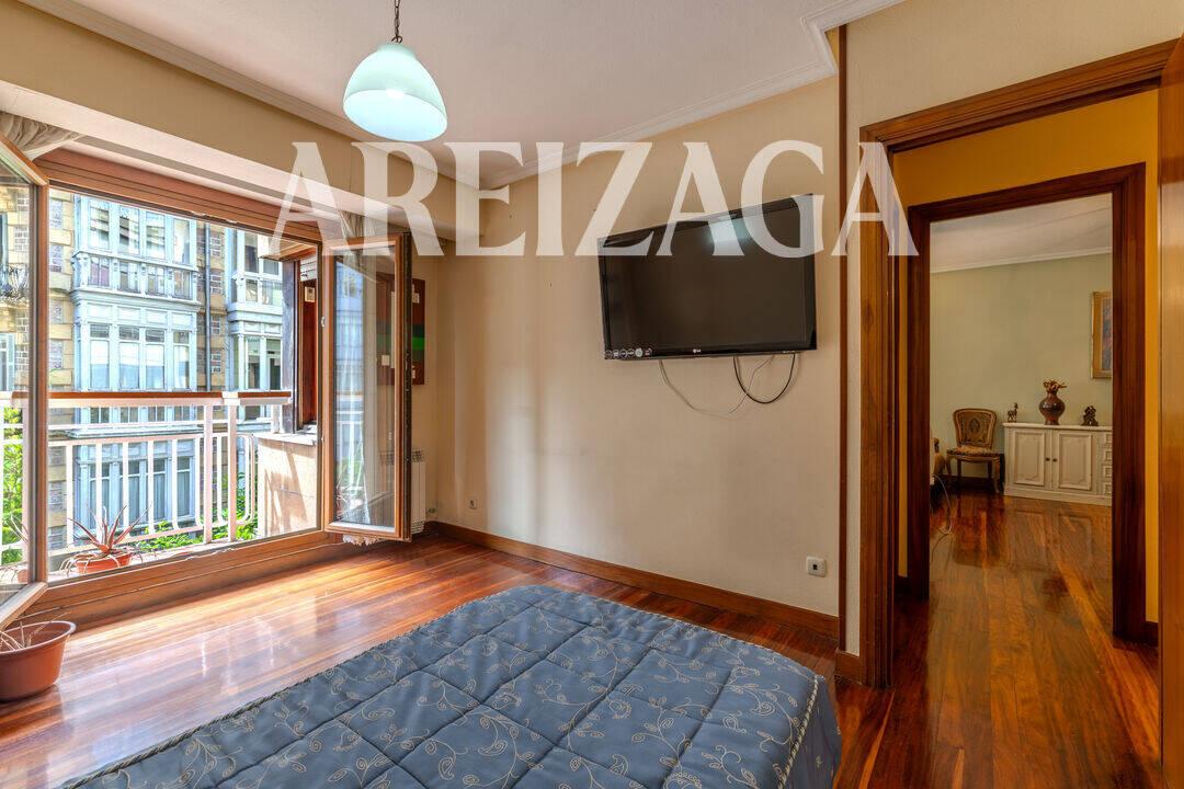 Flat for Sale in San Sebastián