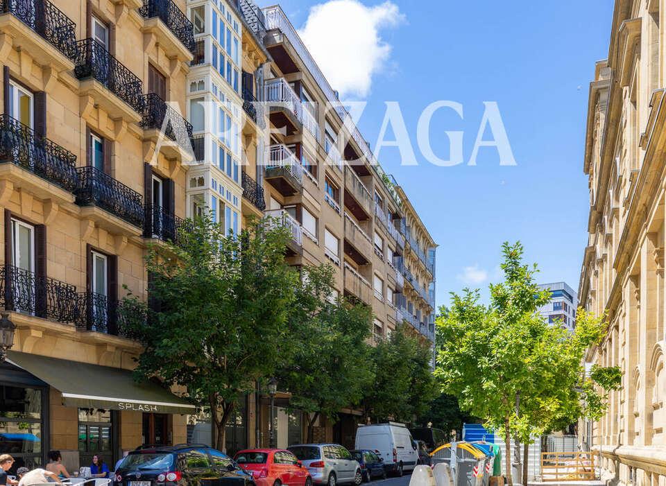 Flat for Sale in San Sebastián