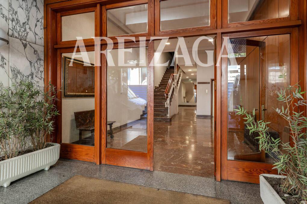Flat for Sale in San Sebastián