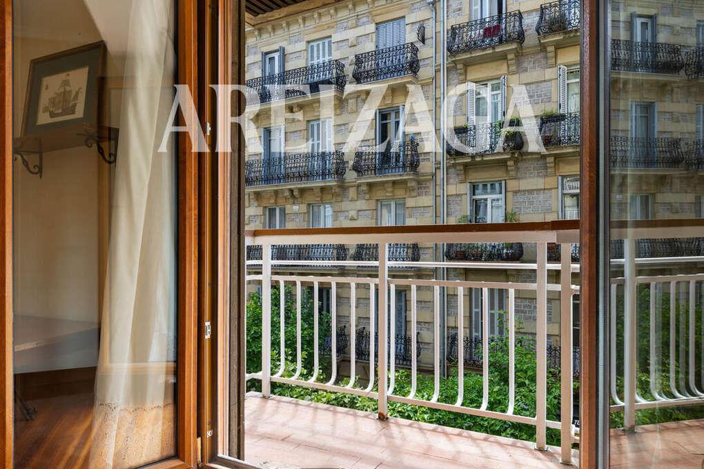 Flat for Sale in San Sebastián