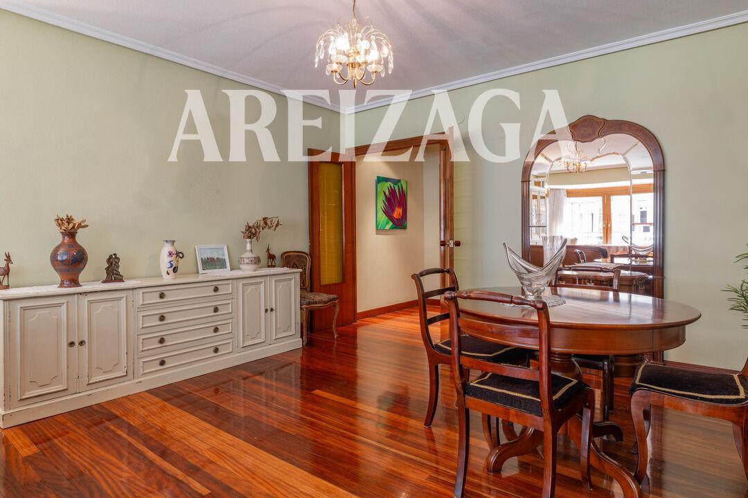 Flat for Sale in San Sebastián