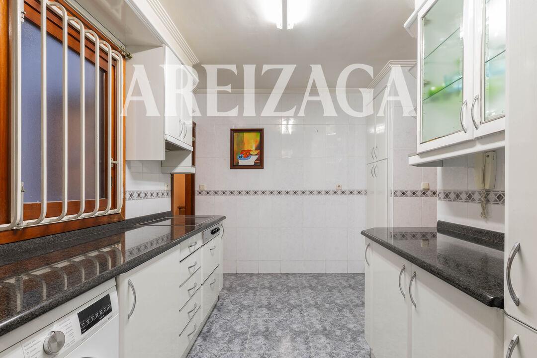 Flat for Sale in San Sebastián