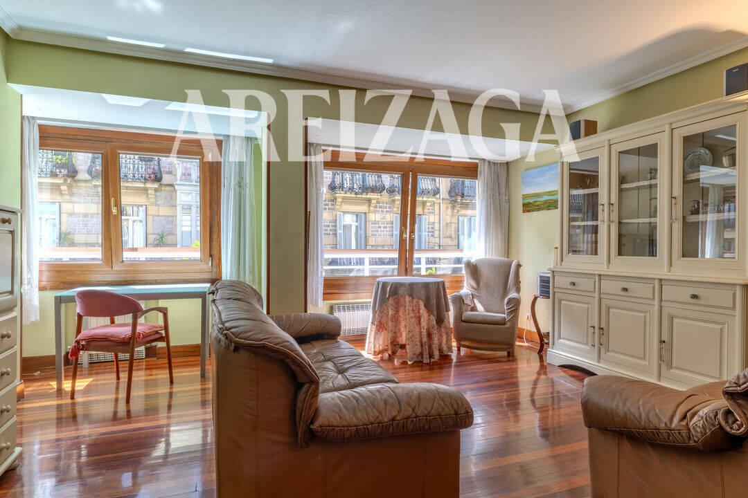 Flat for Sale in San Sebastián