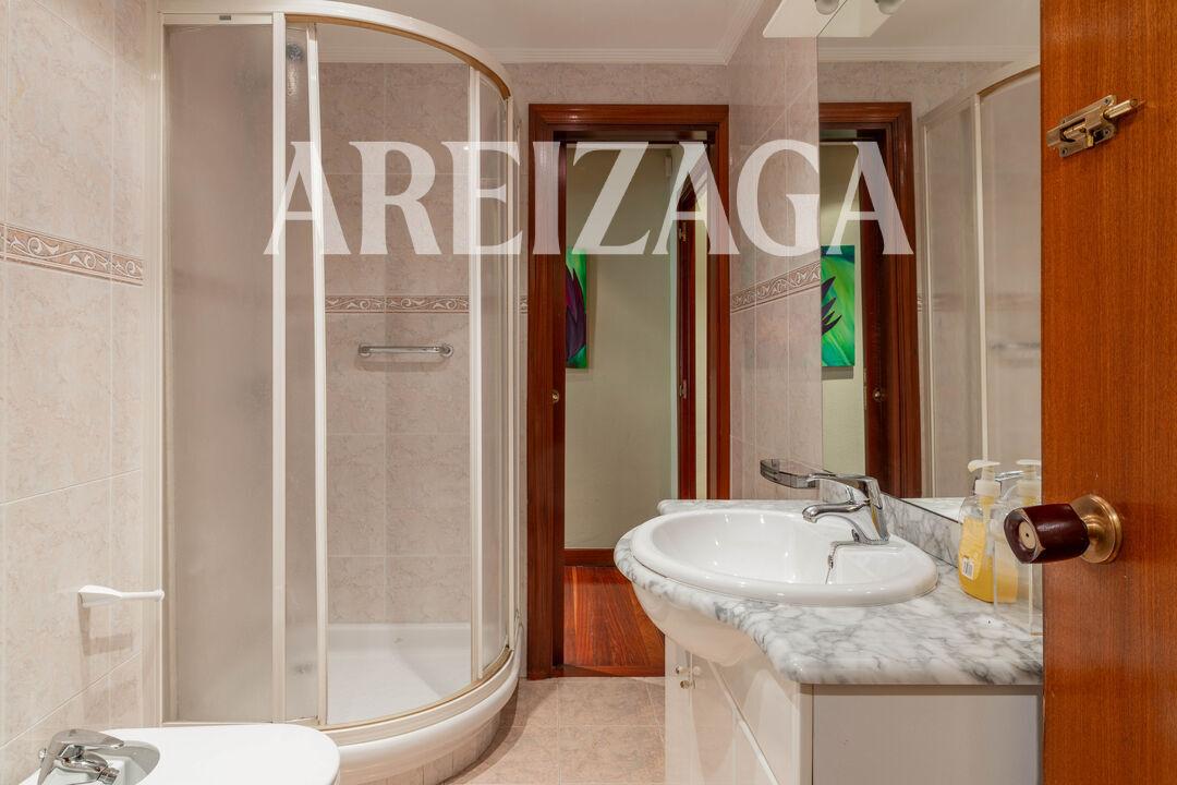 Flat for Sale in San Sebastián