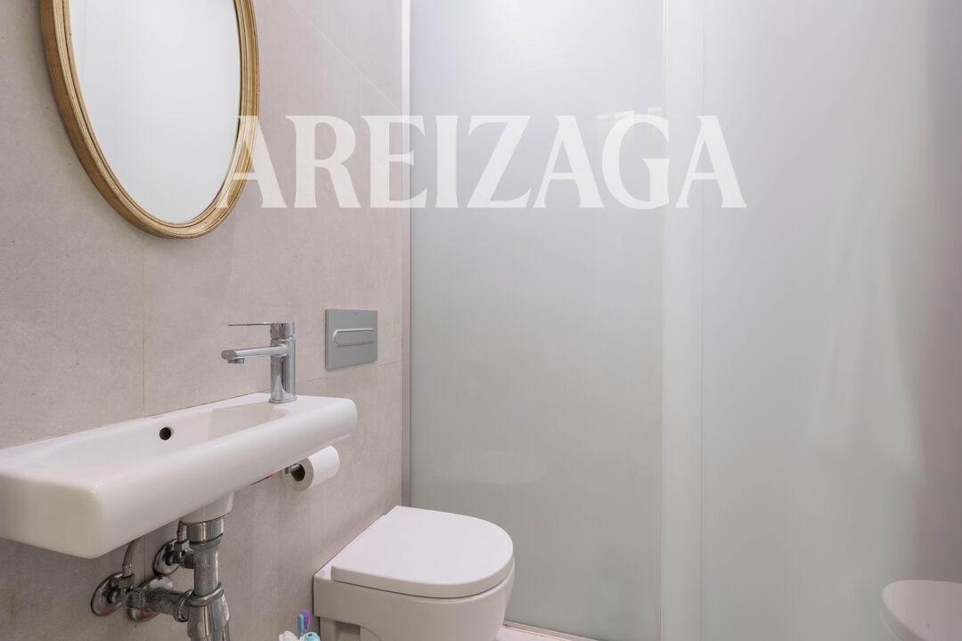 Flat for Sale in San Sebastián