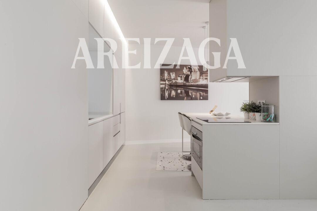 Flat for Sale in San Sebastián