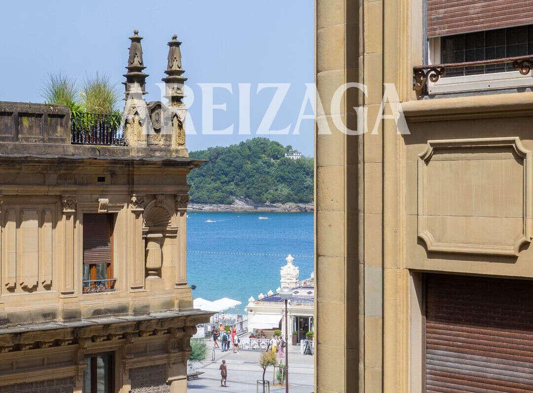 Flat for Sale in San Sebastián