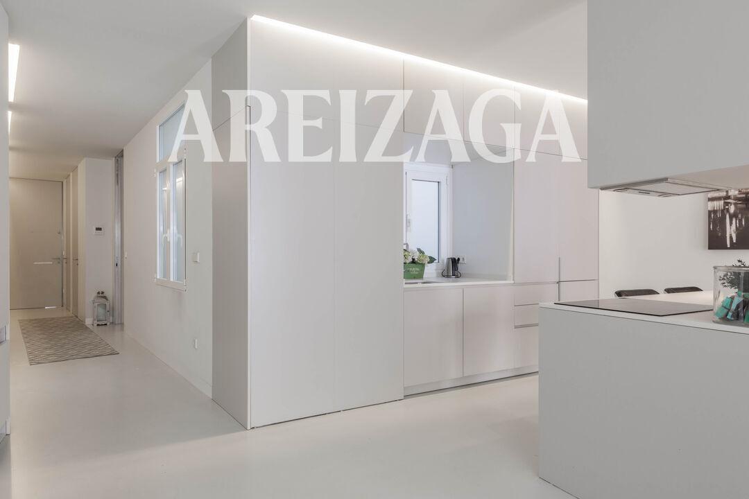 Flat for Sale in San Sebastián