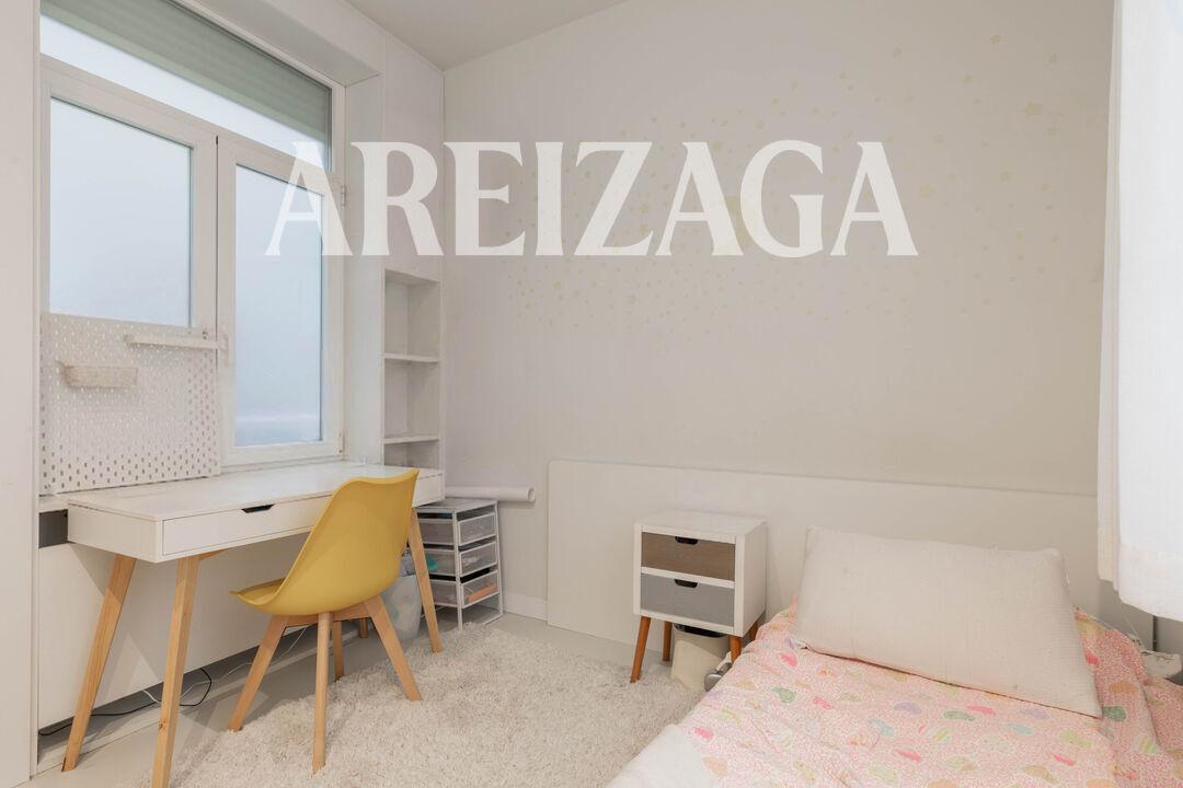 Flat for Sale in San Sebastián