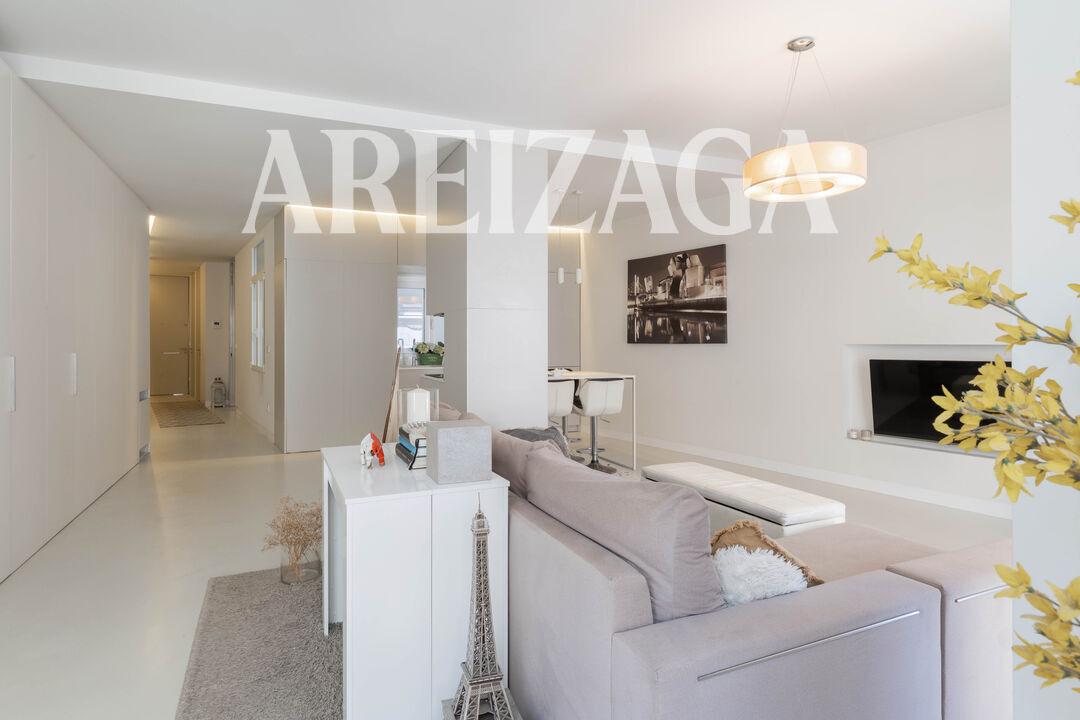 Flat for Sale in San Sebastián