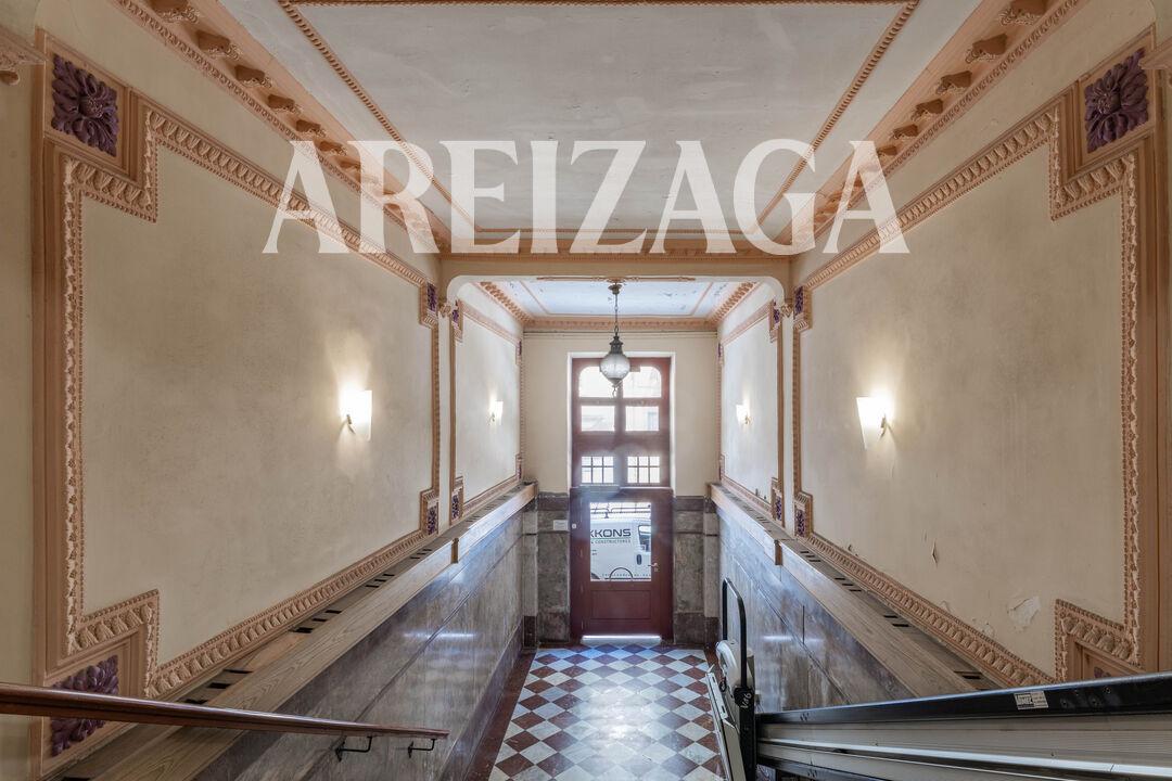 Flat for Sale in San Sebastián