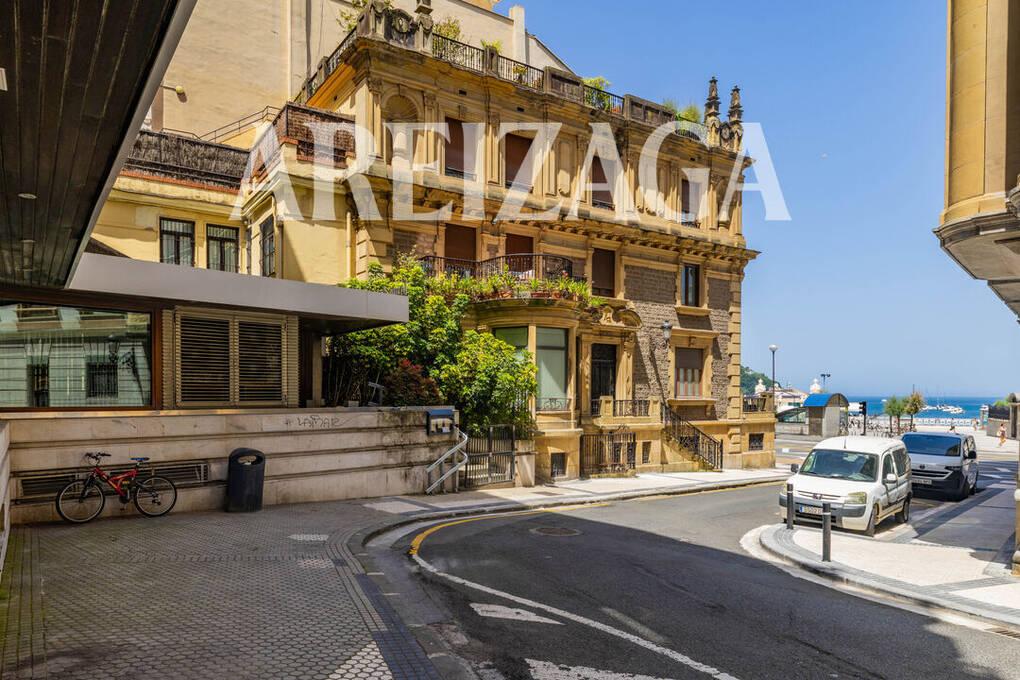 Flat for Sale in San Sebastián