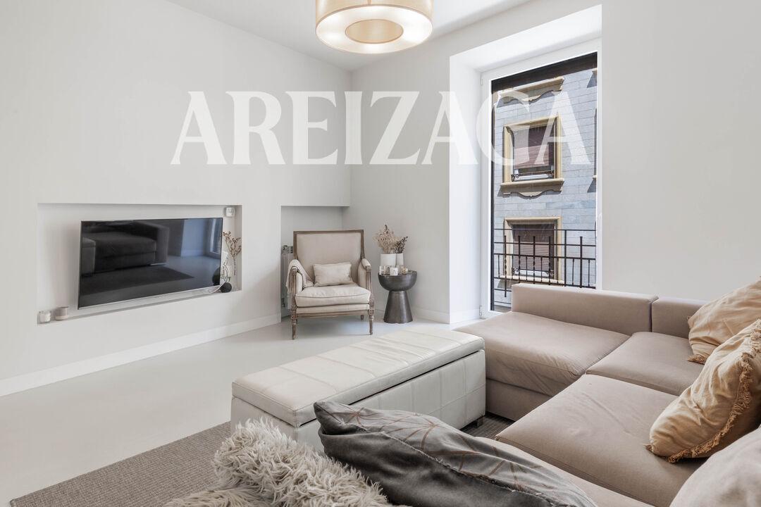 Flat for Sale in San Sebastián