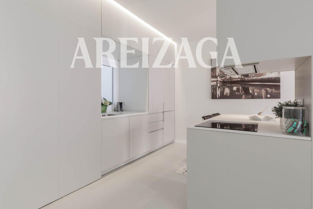 Flat for Sale in San Sebastián
