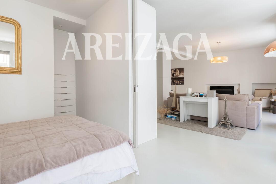 Flat for Sale in San Sebastián